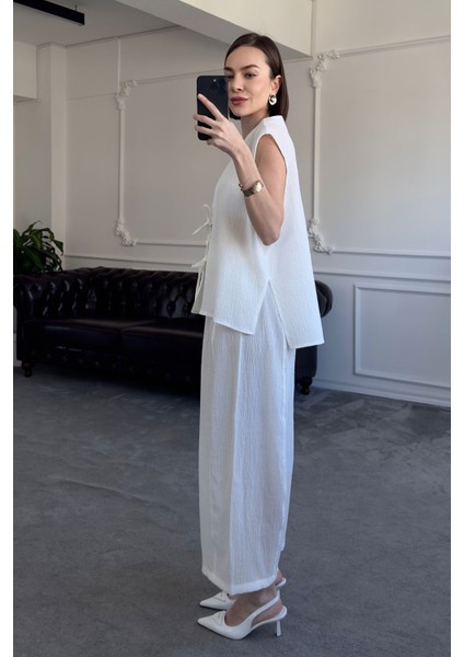 Kabartmalı Yelekli Tasarım Takım- Ekru