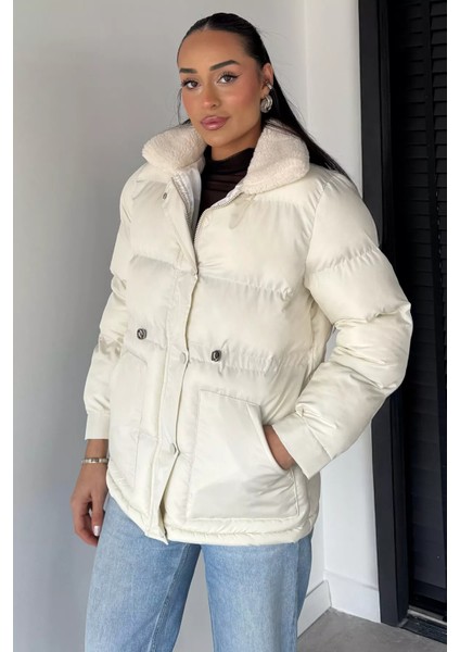 Peluş Yaka Detaylı Astarlı Kadın Şişme Mont P-00018915