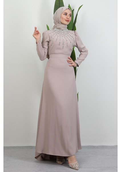 Yakası Taş Işlemeli Elbise Krem