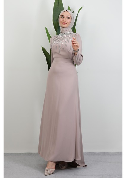 Yakası Taş Işlemeli Elbise Krem modelleri