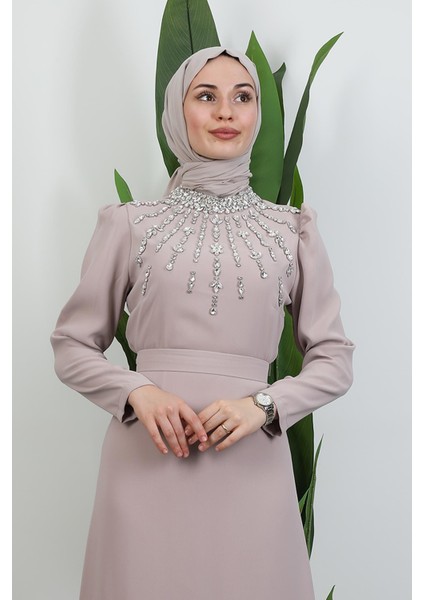 Yakası Taş Işlemeli Elbise Krem indirimleri