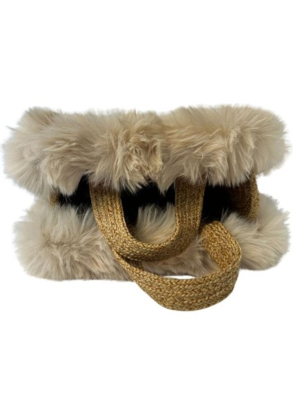 4953 El Yapımı Peluş Kürklü Model Tress Ip El Çantası / 22 cm x 23 cm