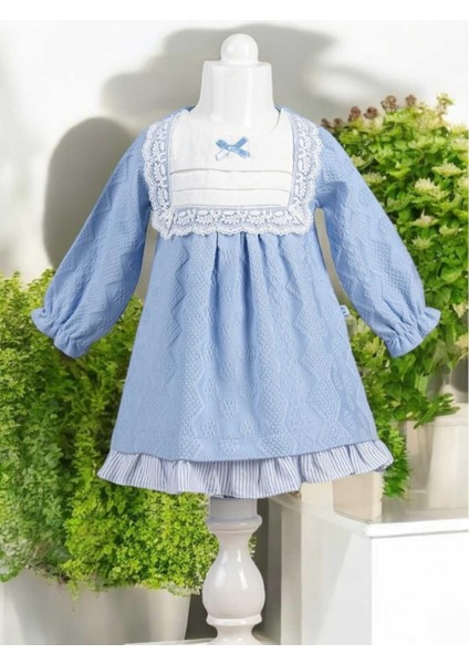 Çiçek Nakışlı Dantel Detaylı Fiyonklu Elbise 0-2 Yaş Kendinden Desenli Kumaş