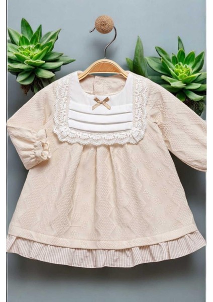 Çiçek Nakışlı Dantel Detaylı Fiyonklu Elbise 0-2 Yaş Kendinden Desenli Kumaş fiyatları