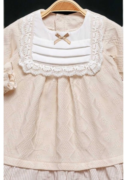 Çiçek Nakışlı Dantel Detaylı Fiyonklu Elbise 0-2 Yaş Kendinden Desenli Kumaş modelleri