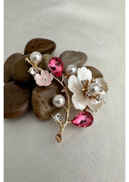 Altın Sarısı Oval Taş Detay Incili Çiçek Motif Broş (6cm) fırsatları