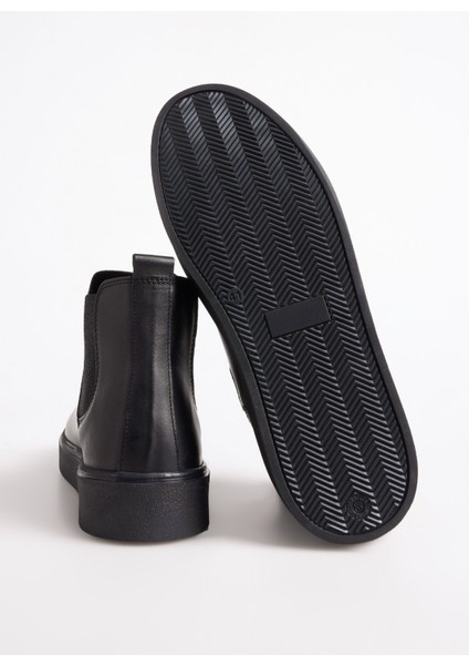 Siyah Erkek Bot Roger fırsatları