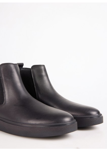 Siyah Erkek Bot Roger indirimleri