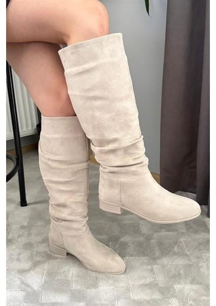 Kadın Mika Bej Süet Düz Taban Büzgülü Diz Altı Boy Çekme Çizme fiyatları