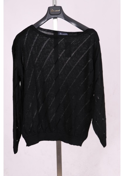 Geniş Yaka Tek Omuz Siyah Örme Triko Bluz