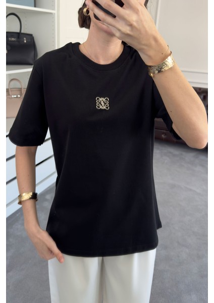 Bisiklet Yaka Metal Broşlu Orj Tshirt- Siyah