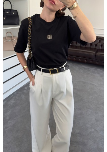 Bisiklet Yaka Metal Broşlu Orj Tshirt- Siyah