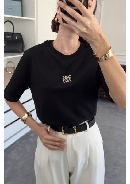 Bisiklet Yaka Metal Broşlu Orj Tshirt- Siyah