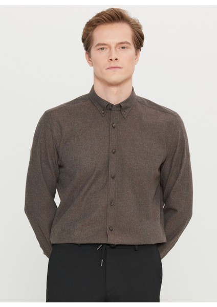 Slim Fit Düğmeli Yaka Kahve Erkek Gömlek ACE020261519_KHV modelleri