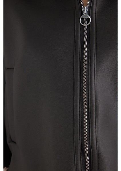 Kadın Regular Fit Klasik Kesim Içi Kürklü Kol Detaylı siyah Deri Mont