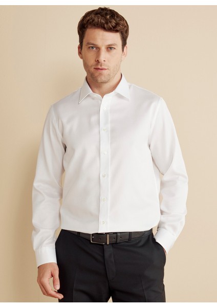 Slim Fit Klasik Yaka Beyaz Erkek Gömlek BBFW25MSH028