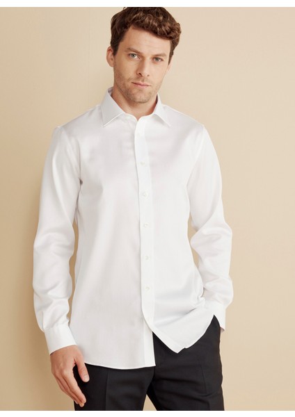 Slim Fit Klasik Yaka Beyaz Erkek Gömlek BBFW25MSH028 fiyatları