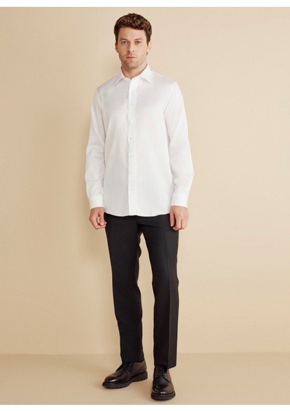 Slim Fit Klasik Yaka Beyaz Erkek Gömlek BBFW25MSH028 modelleri
