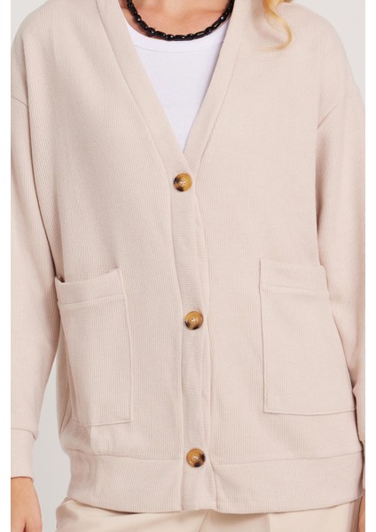 Kadın Relax Fit Rahat Kesim Örme Kumaş Çift Cepli V Yaka Bej Hırka fiyatları