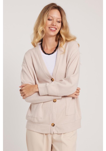 Kadın Relax Fit Rahat Kesim Örme Kumaş Çift Cepli V Yaka Bej Hırka fırsatları