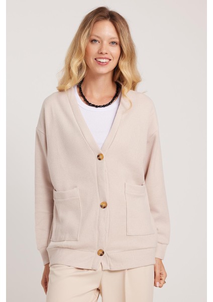 Kadın Relax Fit Rahat Kesim Örme Kumaş Çift Cepli V Yaka Bej Hırka indirimleri