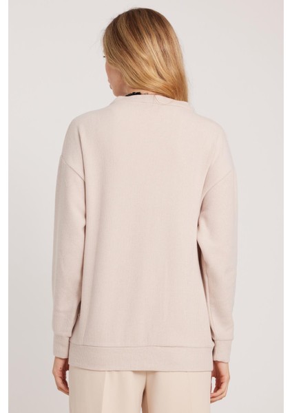 Kadın Relax Fit Rahat Kesim Örme Kumaş Çift Cepli V Yaka Bej Hırka