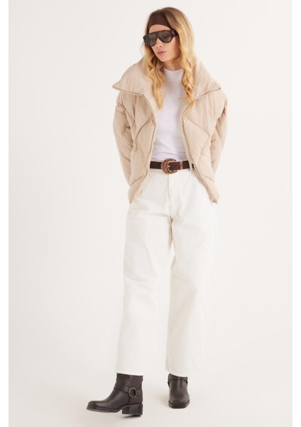 Kadın Oversize Geniş Kesim Şişme Dik Yaka Bej Mont fırsatları