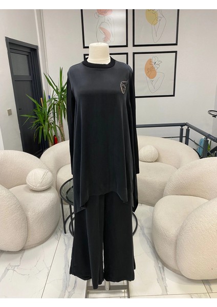 Kol Detaylı Siyah Takım