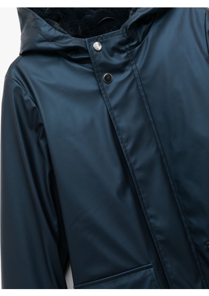 Kapaklı Cepli Uzun Kollu Kapşonlu Yağmurluk modelleri