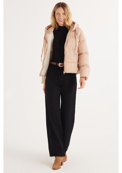 Kadın Regular Fit Klasik Kesim Kapüşonlu Şişme Bej Mont indirimleri