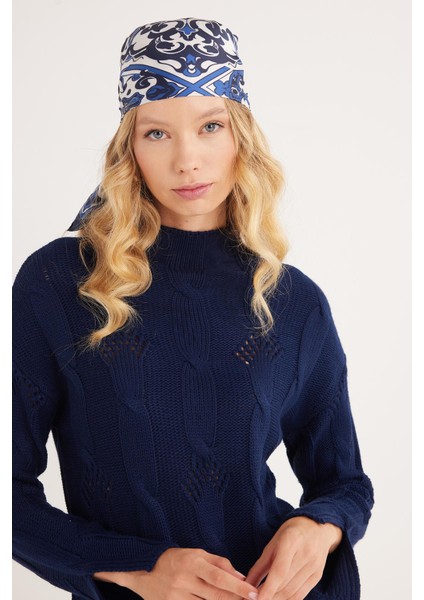 Kadın Regular Fit Klasik Kesim Yarım Balıkçı Yaka Örgü Desenli Lacivert Kazak
