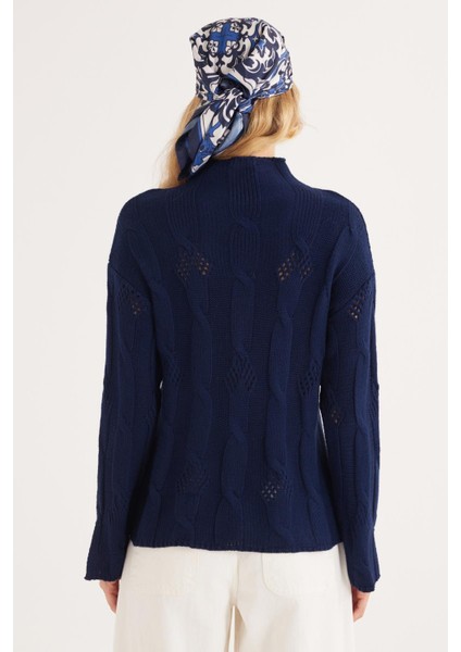 Kadın Regular Fit Klasik Kesim Yarım Balıkçı Yaka Örgü Desenli Lacivert Kazak