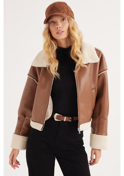 Kadın Regular Fit Klasik Kesim Içi Kürklü Kol Detaylı taba Deri Mont