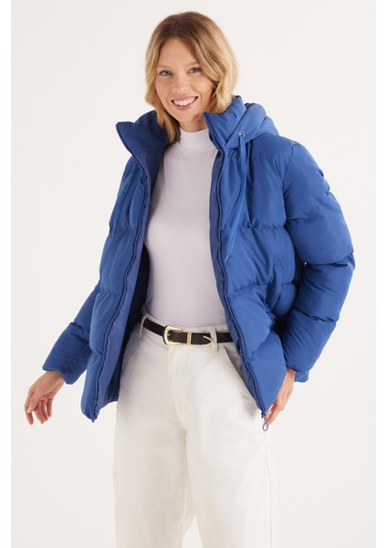 Kadın Relax Fit Rahat Kesim Su Geçirmez Kapüşonlu Lacivert Mont