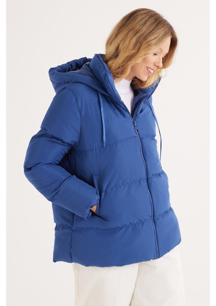 Kadın Relax Fit Rahat Kesim Su Geçirmez Kapüşonlu Lacivert Mont fırsatları