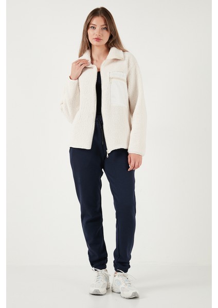 Regular Fit Klasik Yaka Göğüs Cep Detaylı Peluş Hırka Polar Bayan Polar 5866437 fiyatları