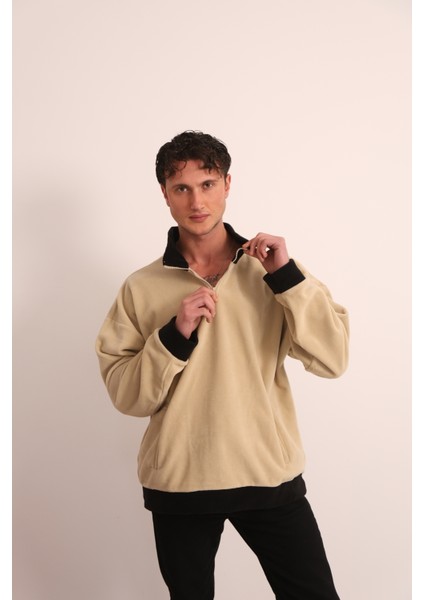 Erkek Bej Fermuarlı Yaka ve Kol Ucu Siyah Garni Detaylı Sweatshirt fırsatları
