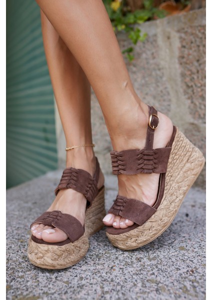 Bonello Kadin Kahve Gercek Suet Dolgu Taban Sandalet