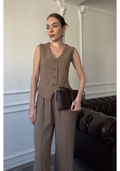 Süs Cepli Yelekli Keten Takım- Vizon