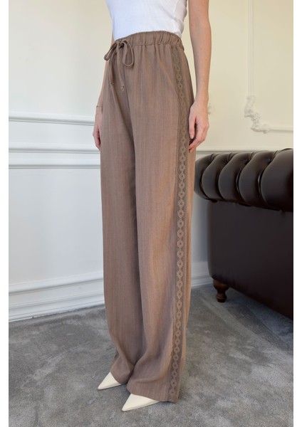 Boru Paça Yanı Dantelli Keten Pantolon- Kahverengi