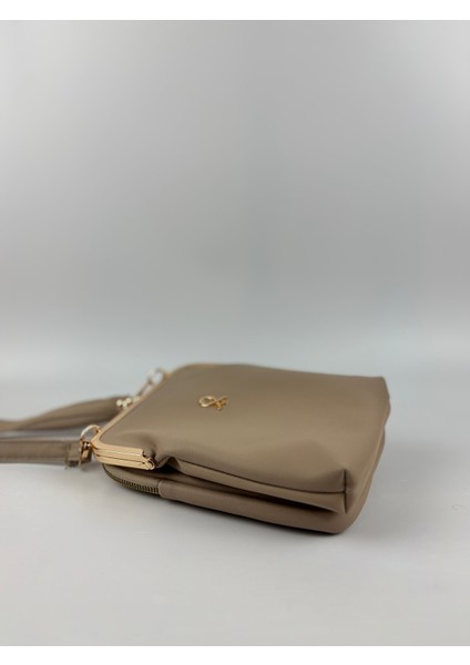 Kadın Suni Deri Krem Metal Çerçeveli Vintage Mini Boy El Çantası fiyatları