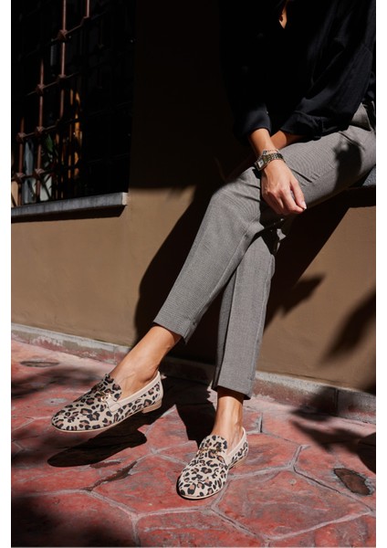 Geola Kadın Bej Leopar Gercek Deri Tokalı Babet