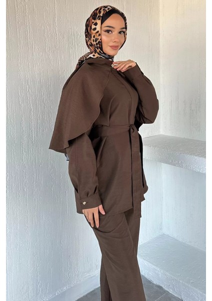 Pelerinli Broş Detaylı Kuşaklı Tunik Bel Lastikli Pantolon Tesettür Ikili Takım P-00018879