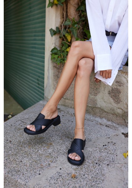 Rapida Kadın Siyah Gercek Deri Terlik fiyatları