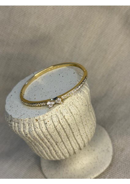 14 Ayar Altın Kaplama Renginde Fiyonk Zirkon Taşlı Kelepçe Model fiyatları