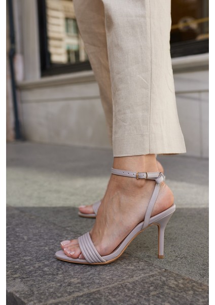 Peras Kadın Siyah Tek Bant Topuklu Sandalet fırsatları