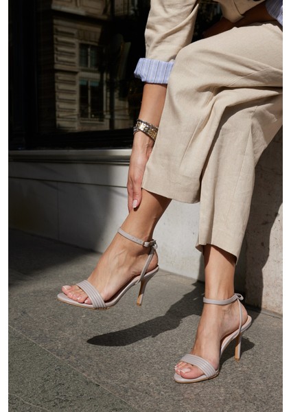 Peras Kadın Siyah Tek Bant Topuklu Sandalet indirimleri