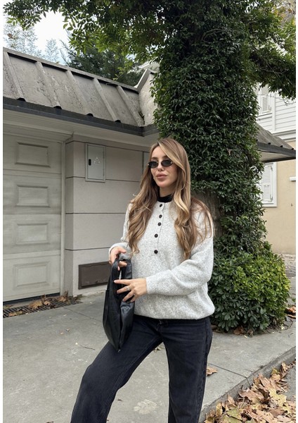 Gri Düğmeli Bisiklet Yaka Triko Kazak - 2464 modelleri