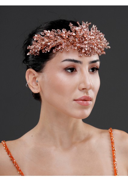 Kristal Çiçek Detaylı Işıltılı Taç – Zarif Saç Aksesuarı