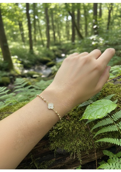 Taş Detaylı Yonca Model Çelik Bileklik Vıp Seri fiyatları